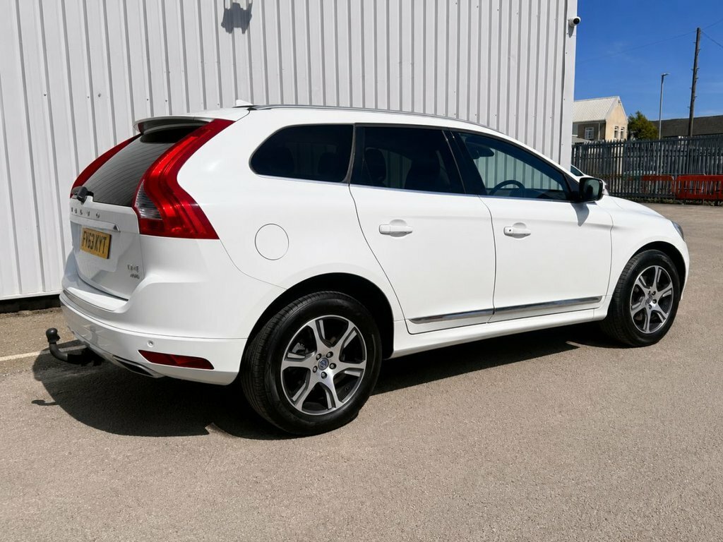 Volvo XC60 2.4L Se Lux Nav White #4