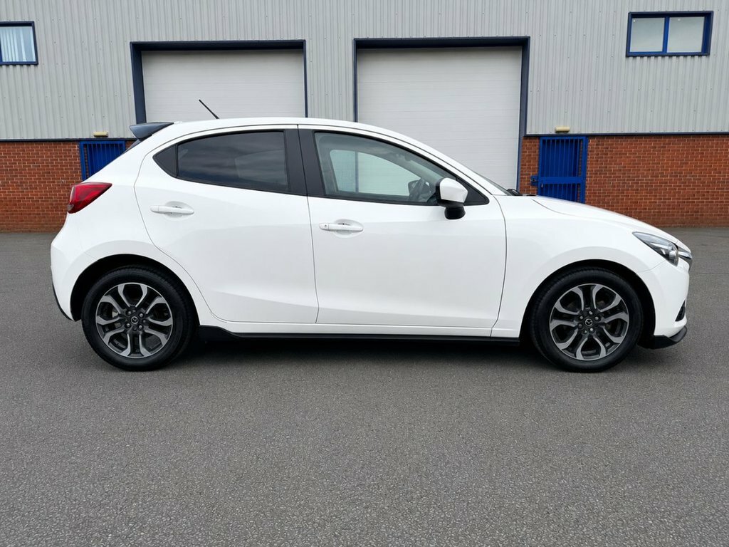 Mazda 2 1.5L Sport Black White #3