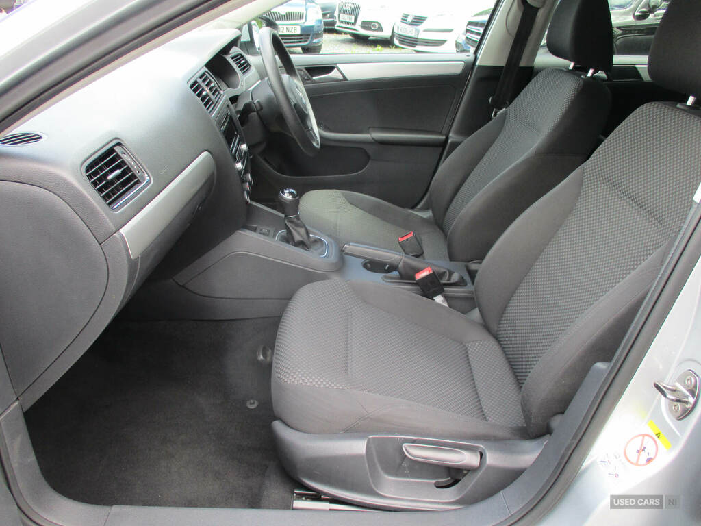 Volkswagen Jetta Tdi Bluemotion Tech Se Blue #9