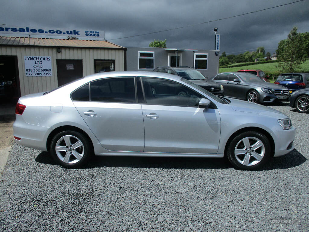 Volkswagen Jetta 1.6 Tdi Cr Bluemotion Tech S Silver #2