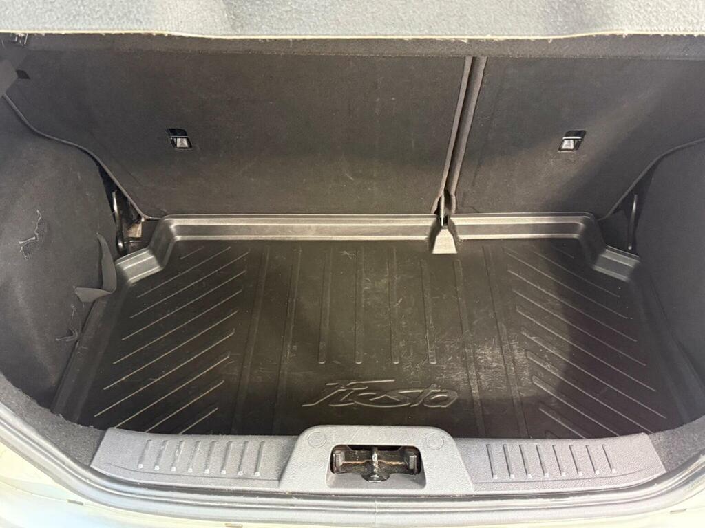 Ford Fiesta Hatchback Silver #14