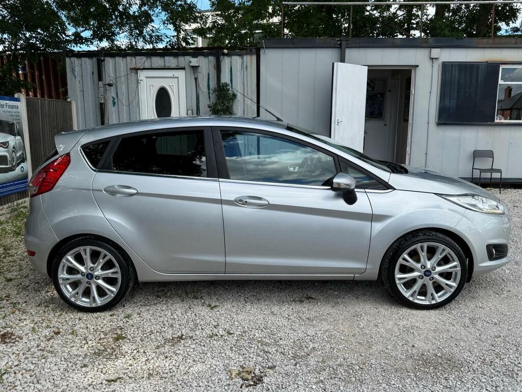 Ford Fiesta Hatchback Silver #6