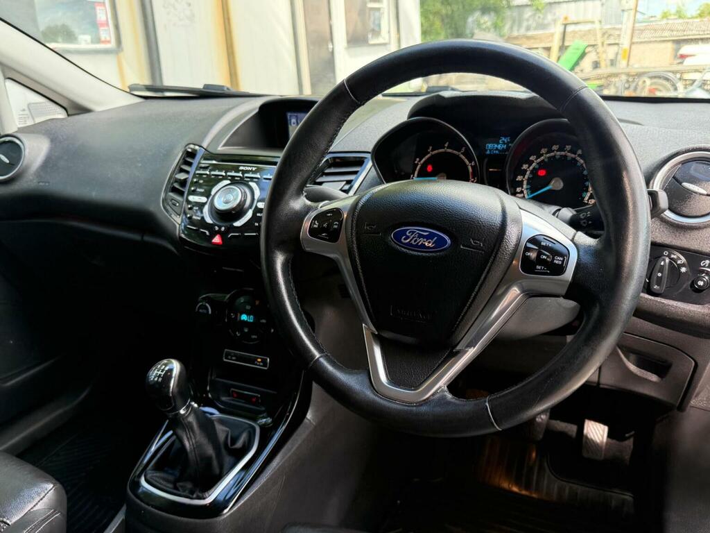 Ford Fiesta Hatchback Silver #3