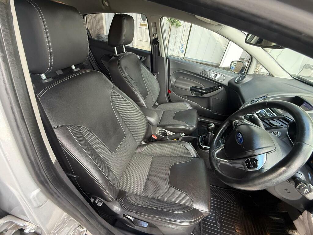 Ford Fiesta Hatchback Silver #2