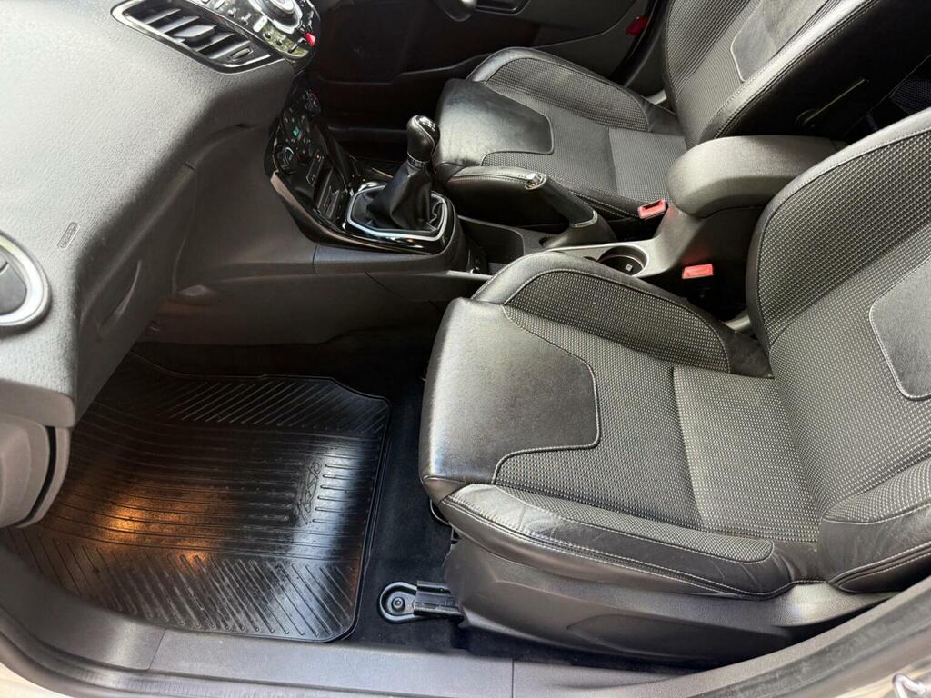 Ford Fiesta Hatchback Silver #29