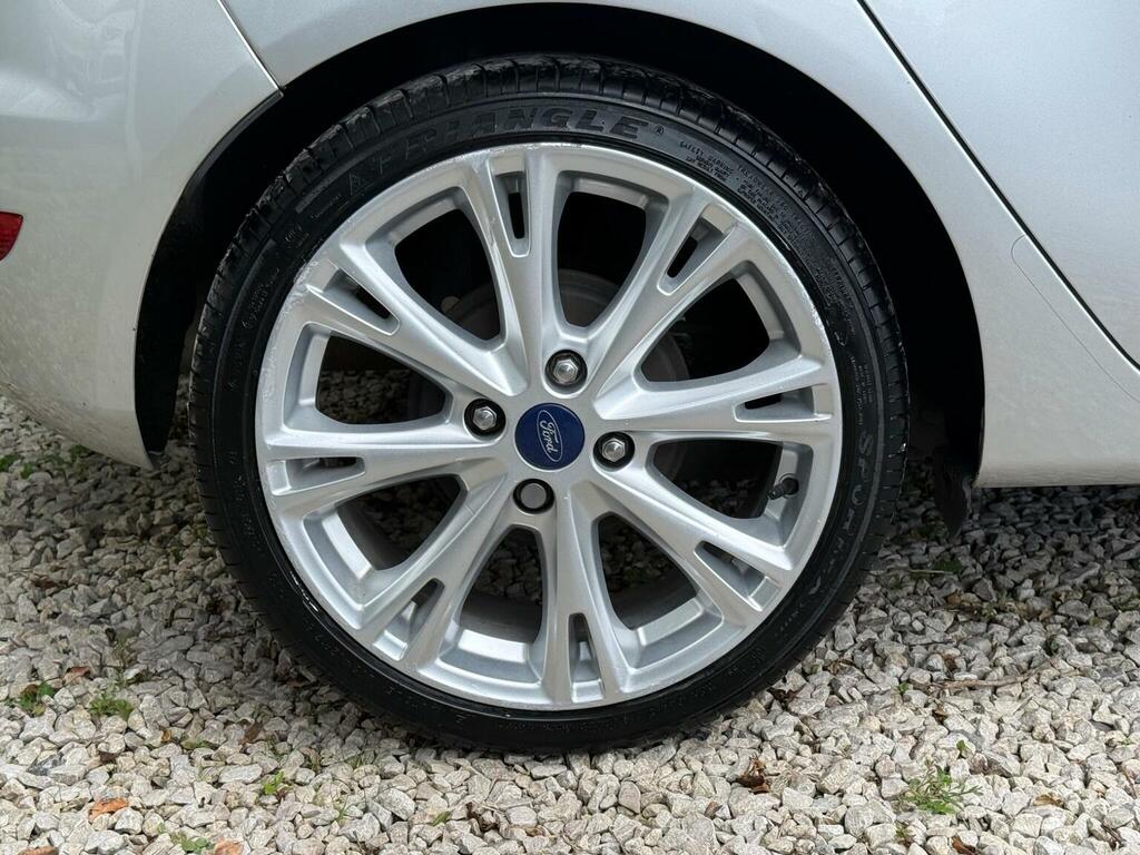 Ford Fiesta Hatchback Silver #8