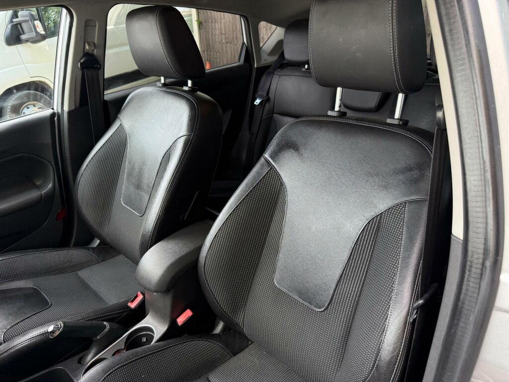 Ford Fiesta Hatchback Silver #28