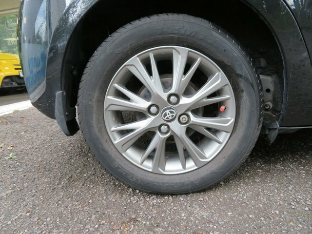 Toyota Yaris Vvt-i Icon Tech Sat Nav , Reverse Camera , Fro Grey #10
