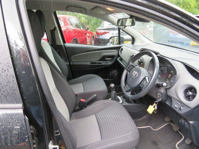 Toyota Yaris Vvt-i Icon Tech Sat Nav , Reverse Camera , Fro Grey #15