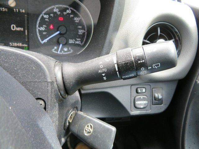 Toyota Yaris Vvt-i Icon Tech Sat Nav , Reverse Camera , Fro Grey #24