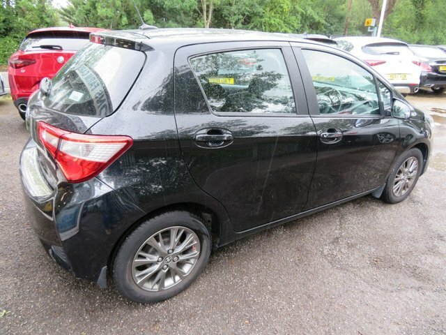 Toyota Yaris Vvt-i Icon Tech Sat Nav , Reverse Camera , Fro Grey #7