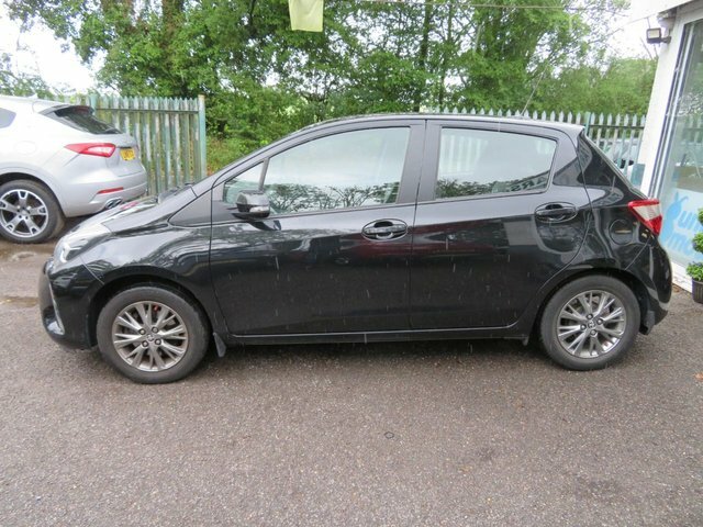 Toyota Yaris 2018 1.5 Vvt-i Icon Tech Hatchback Manu Black #4
