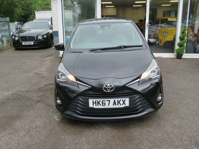 Toyota Yaris 2018 1.5 Vvt-i Icon Tech Hatchback Manu Black #2