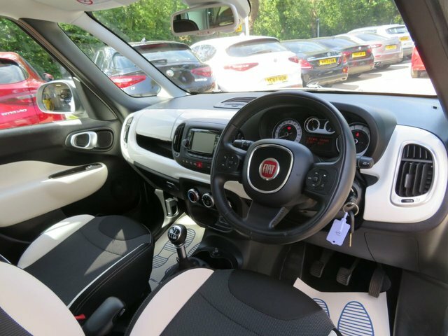 Fiat 500L Pop Red #11
