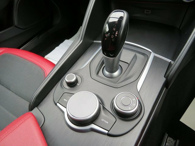 Alfa Romeo Giulia Red #25