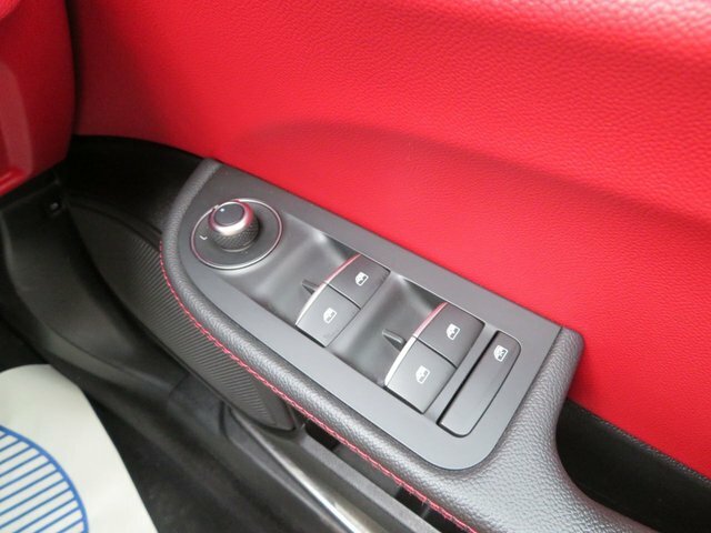 Alfa Romeo Giulia Red #33