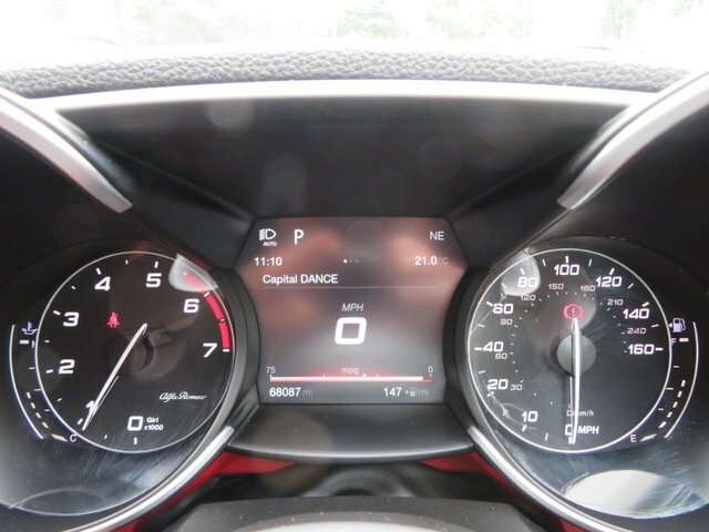 Alfa Romeo Giulia Red #32