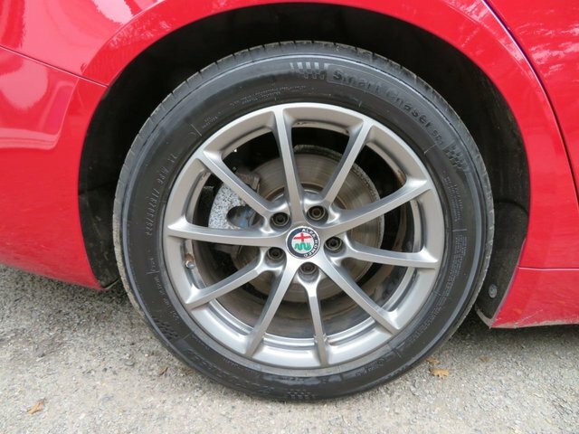 Alfa Romeo Giulia Red #15