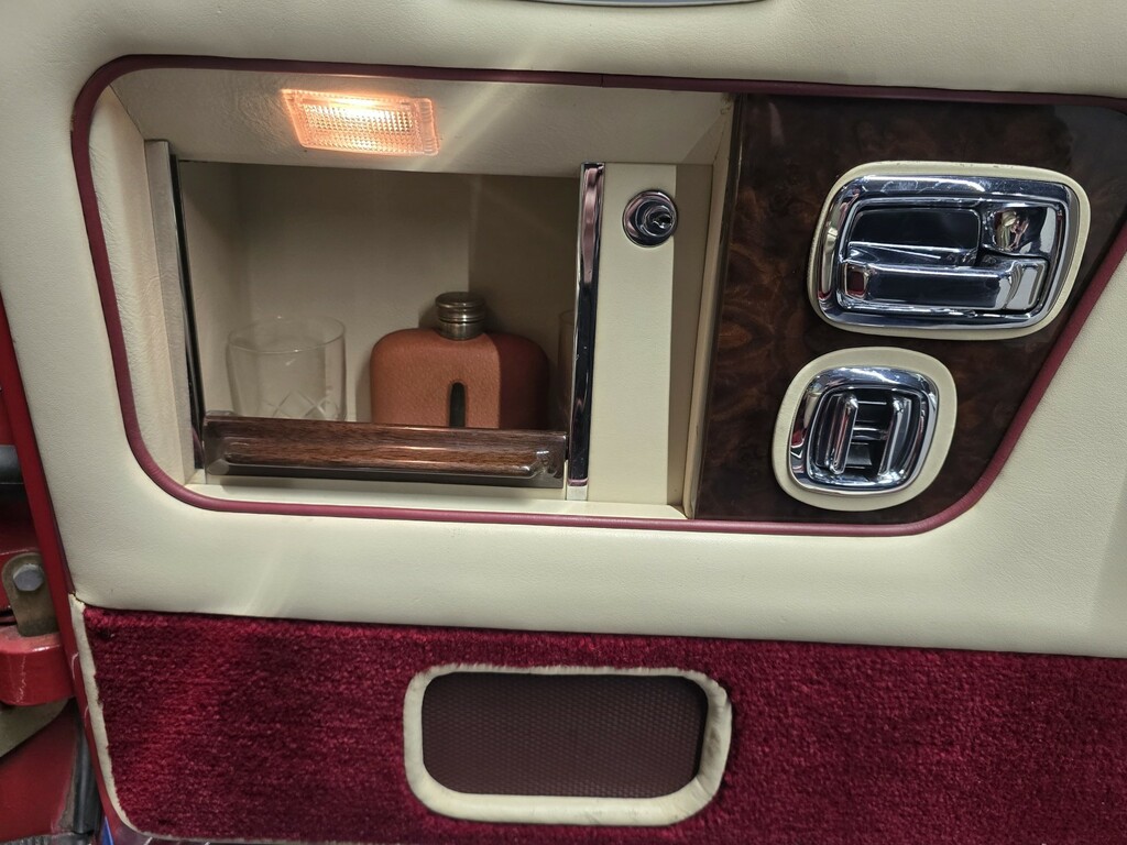 Rolls-Royce Corniche II 6.8 V8 Convertible Blue #21