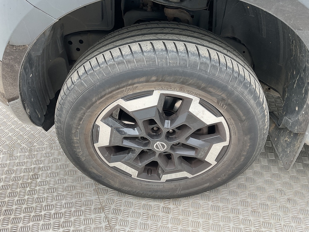 Nissan Navara Dci Tekna Dcb Grey #33