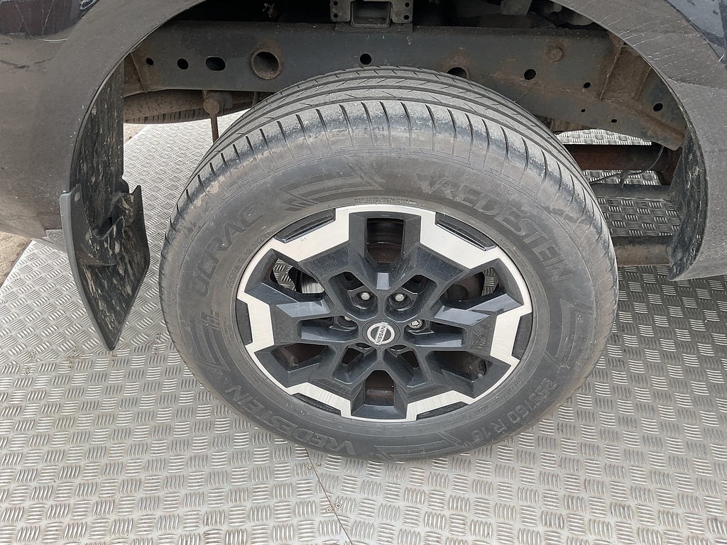 Nissan Navara Dci Tekna Dcb Grey #30