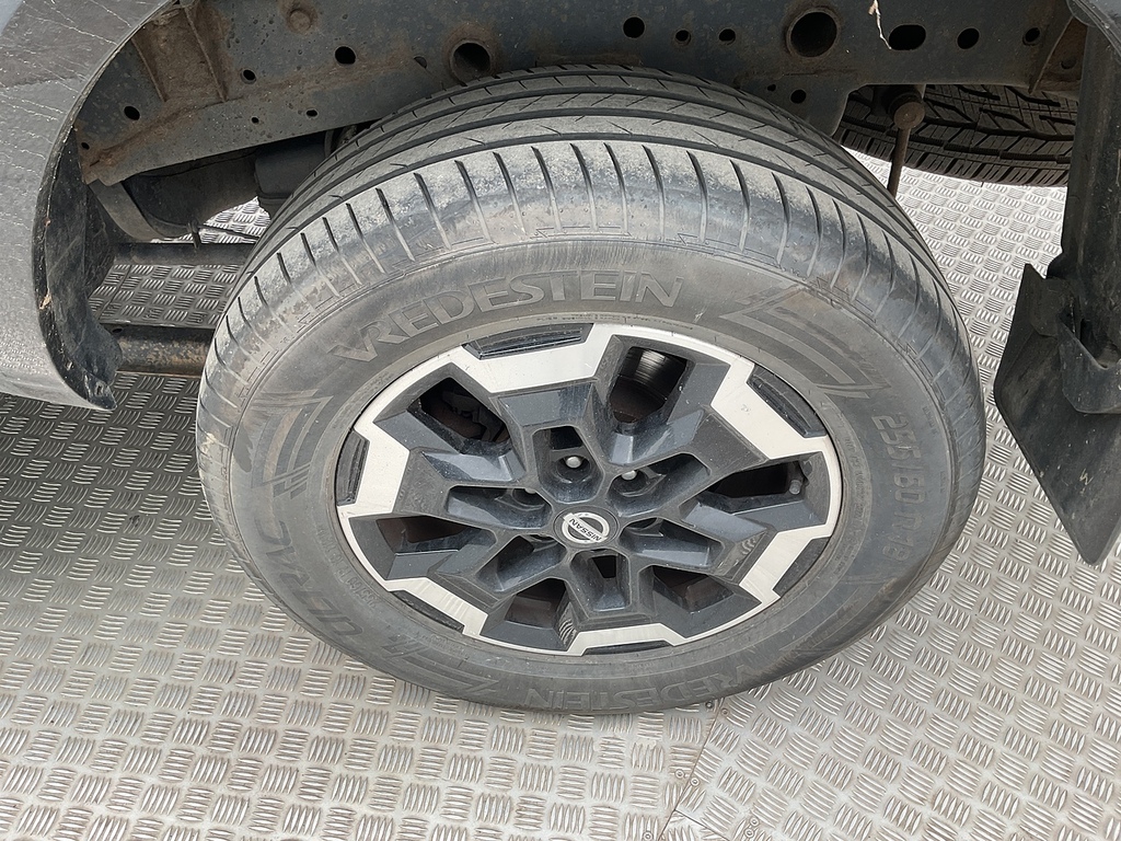 Nissan Navara Dci Tekna Dcb Grey #32