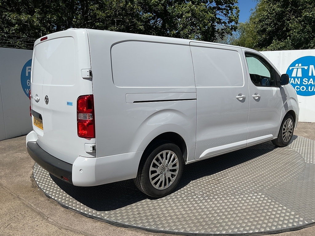 Vauxhall Vivaro Turbo D 3100 Pro Lwb L R Euro 6 U8131 Ulez DN24HTC White #3
