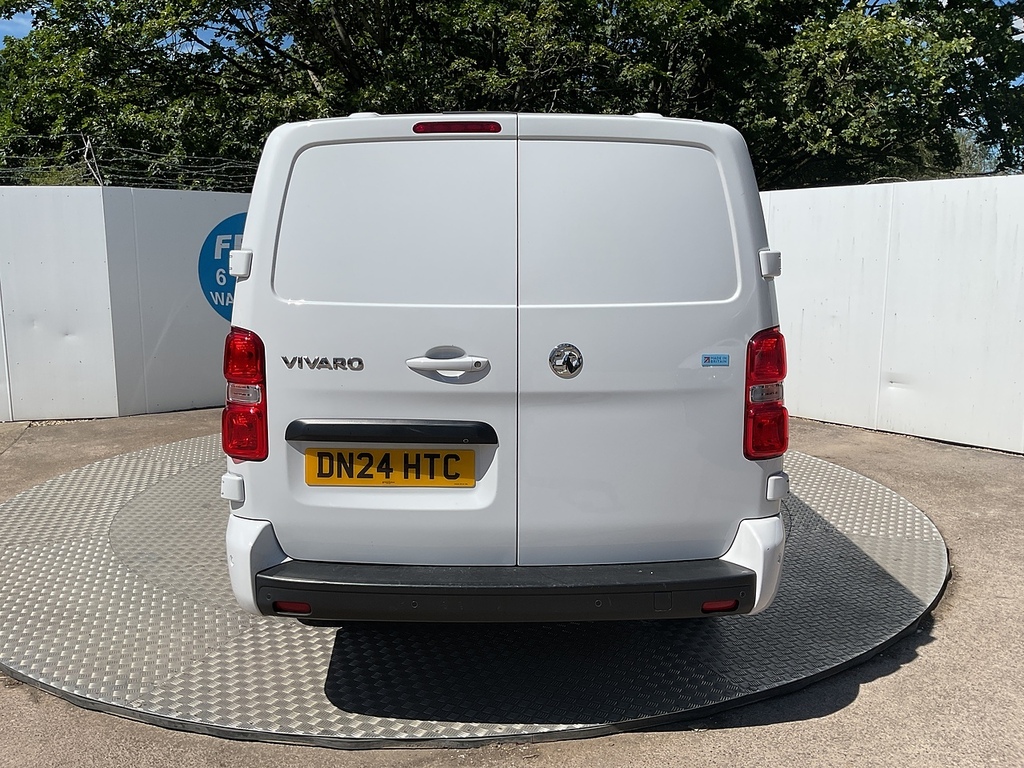 Vauxhall Vivaro Turbo D 3100 Pro Lwb L R Euro 6 U8131 Ulez DN24HTC White #4