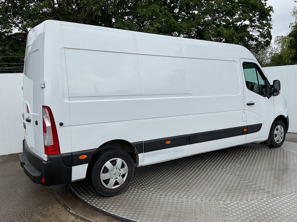 Nissan InterStar Dci 35 Acenta Lwb M R Euro 6 U8137 Ulez White #3