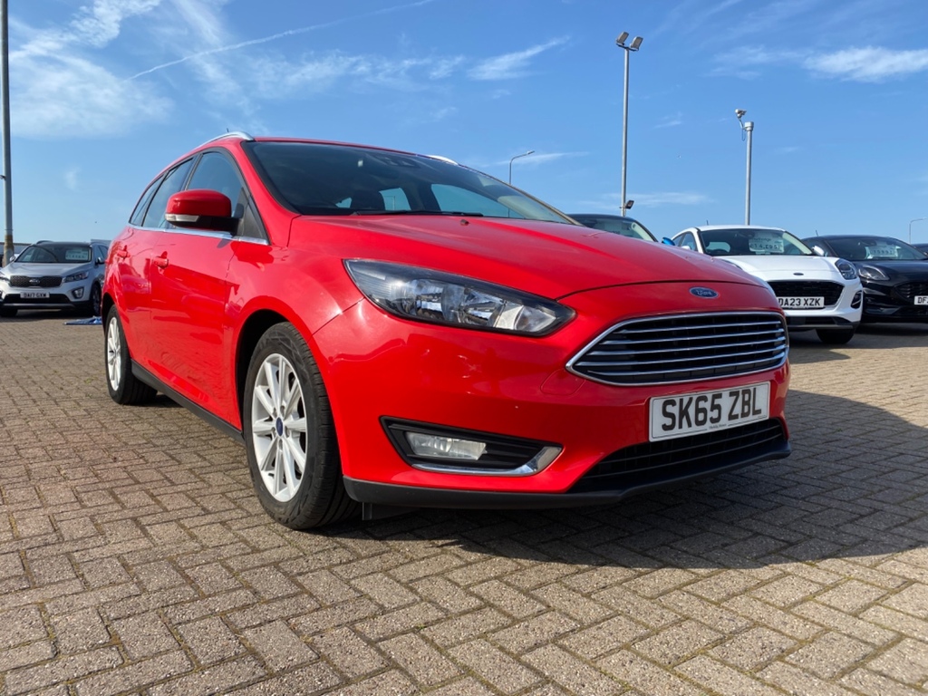Ford Focus 1.5 Ecoboost Titanium SK65ZBL Red #4