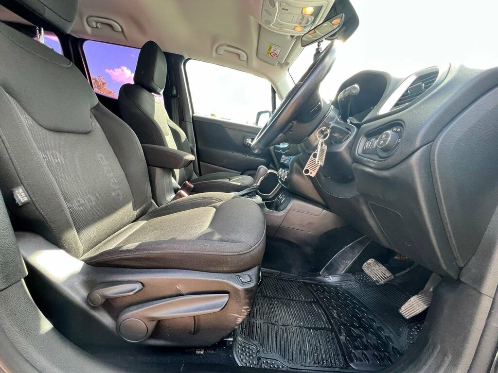 Jeep Renegade Longitude White #13