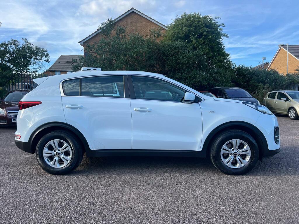 Kia Sportage 1.6 Gdi 1 Euro 6 Ss AV67KCA White #4