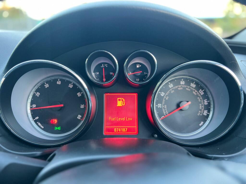 Vauxhall Insignia Hatchback Red #65