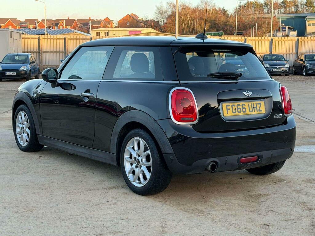 Mini Hatch 1.5 Cooper Euro 6 Ss FG66UHZ Black #4