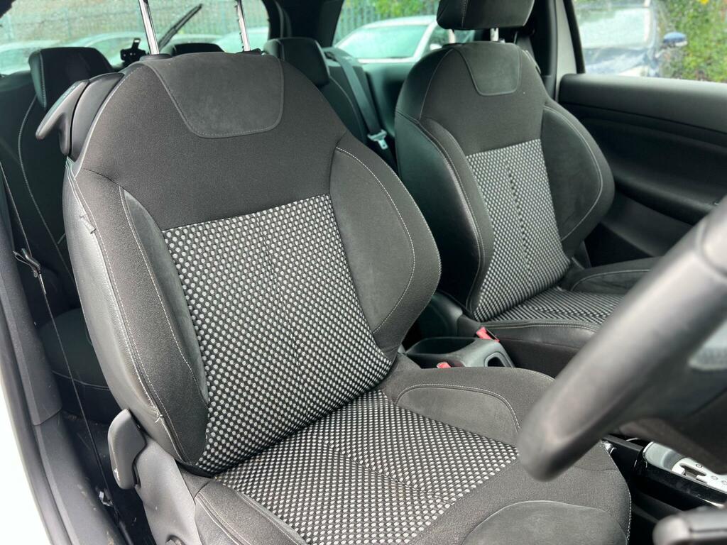 Citroen DS3 Hatchback 1.6 Vti Dstyle 201363 Black #28