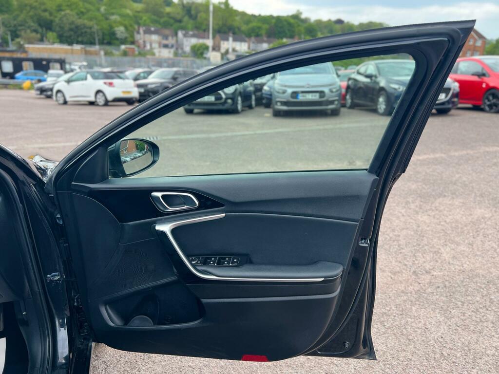 Kia Ceed 1.4T Gdi Isg Gt-line Red #47
