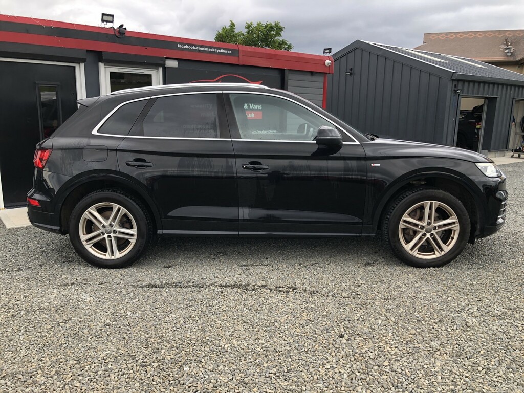 Audi Q5 2.0 Tdi 40 S Line Black #3