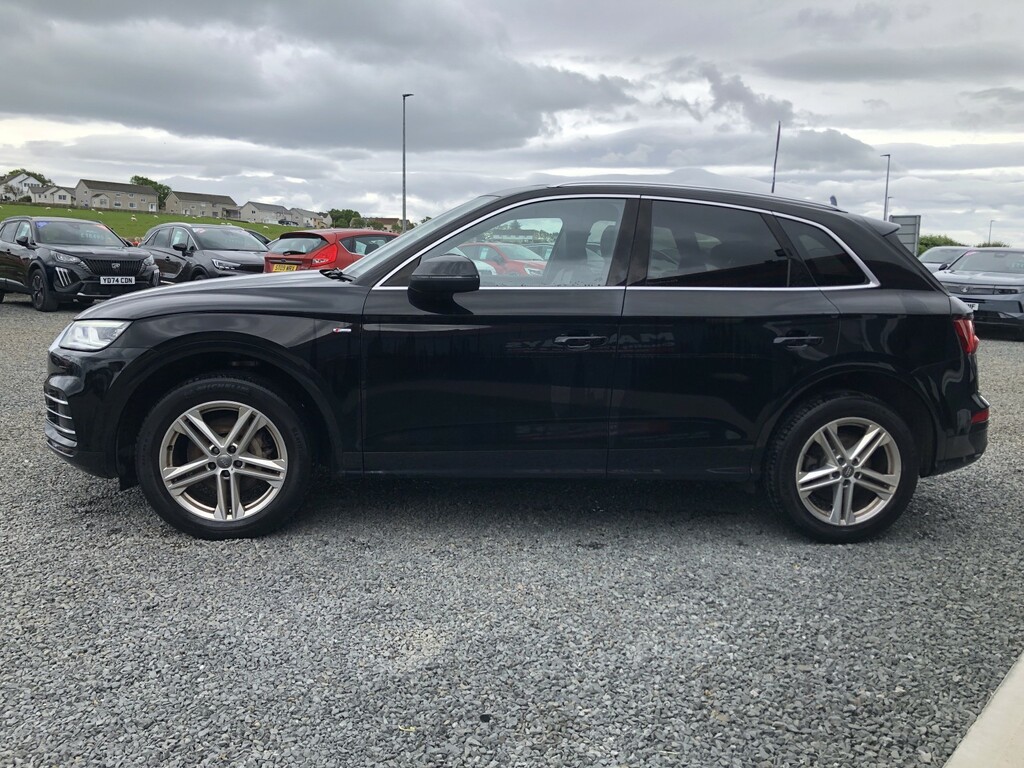 Audi Q5 2.0 Tdi 40 S Line Black #4