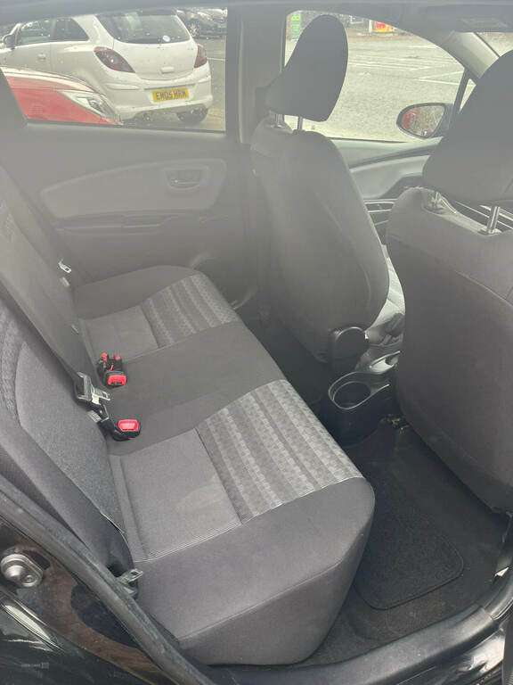 Toyota Yaris 1.4 D-4d Icon Black #4