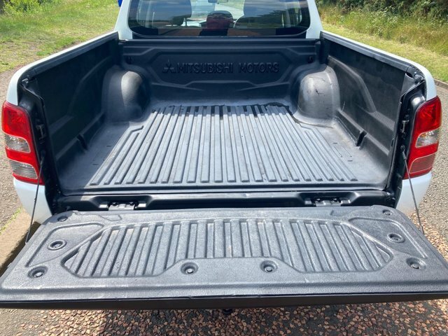 Mitsubishi L200 2017 2.4 Di-d Dc 4Life 4Wd Euro 6 Ss White #4