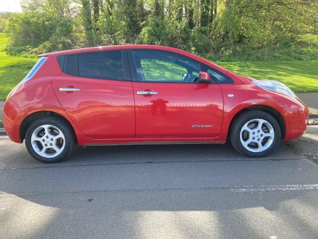 Nissan Leaf 2015 24Kwh Acenta Red #2
