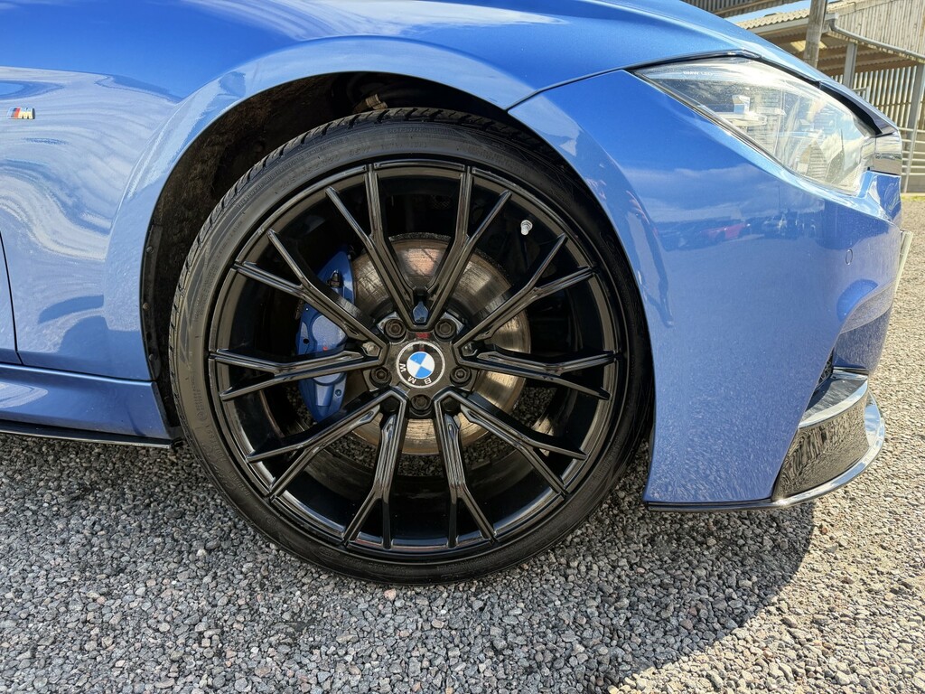 BMW 3 Series Estate 2.0 320D M Sport Touring 2017 JC04WAT Blue #3