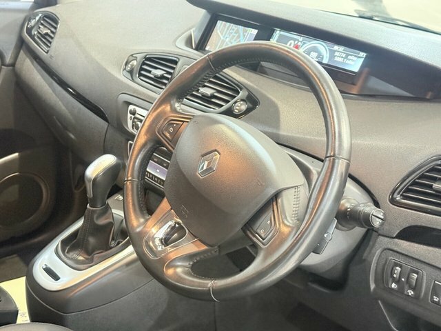 Renault Scenic 1.5 Dynamique Tomtom Energy Dci Ss 110 Bhp Red #17