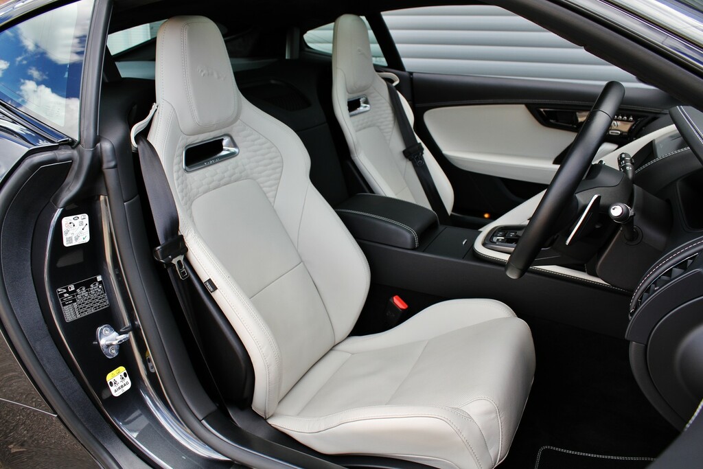 Jaguar F-Type 2.0 P300 R-dynamic Black Black #7