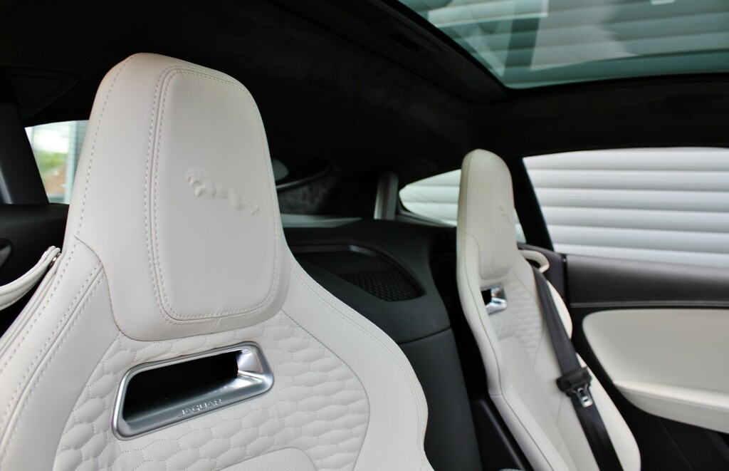 Jaguar F-Type 2.0 P300 R-dynamic Black Black #11