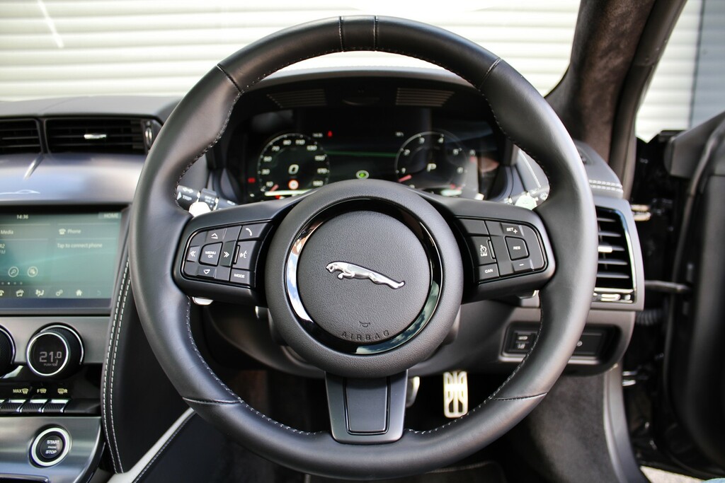 Jaguar F-Type 2.0 P300 R-dynamic Black Black #20