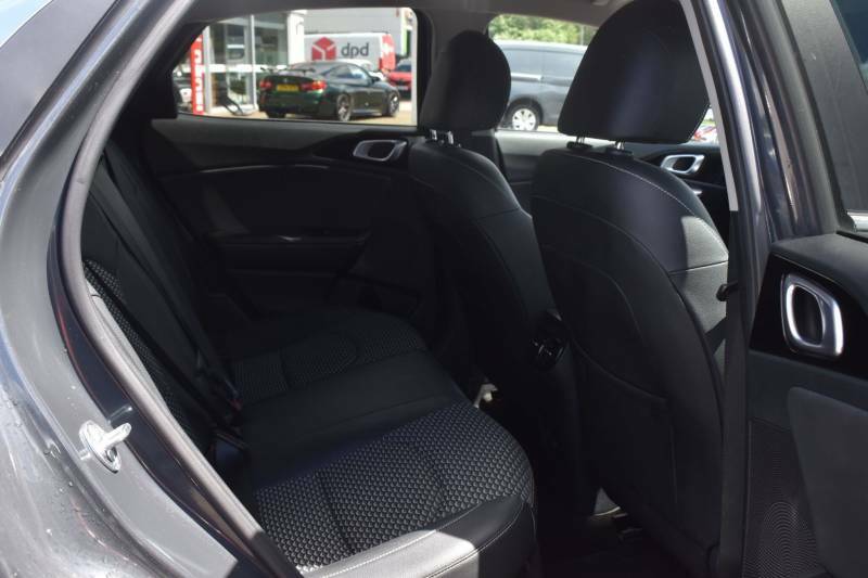 Kia Xceed 1.6 Gdi 8.9Kwh 3 Dct Euro 6 Ss Grey #4