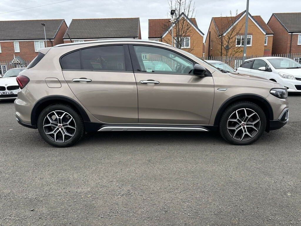 Fiat Tipo Cross YC71BXJ Beige #3