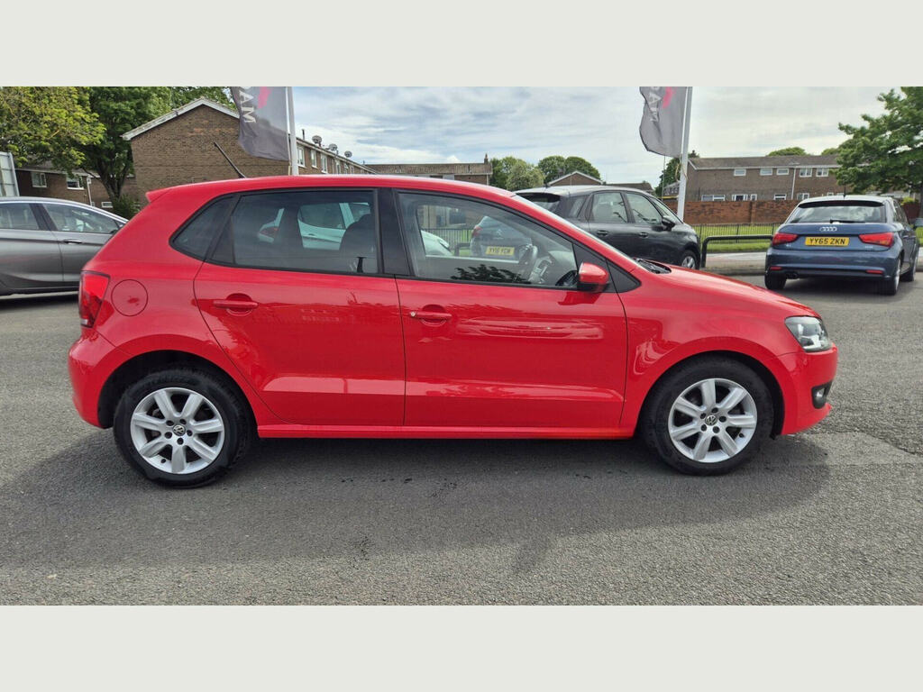 Volkswagen Polo Match Edition Red #3