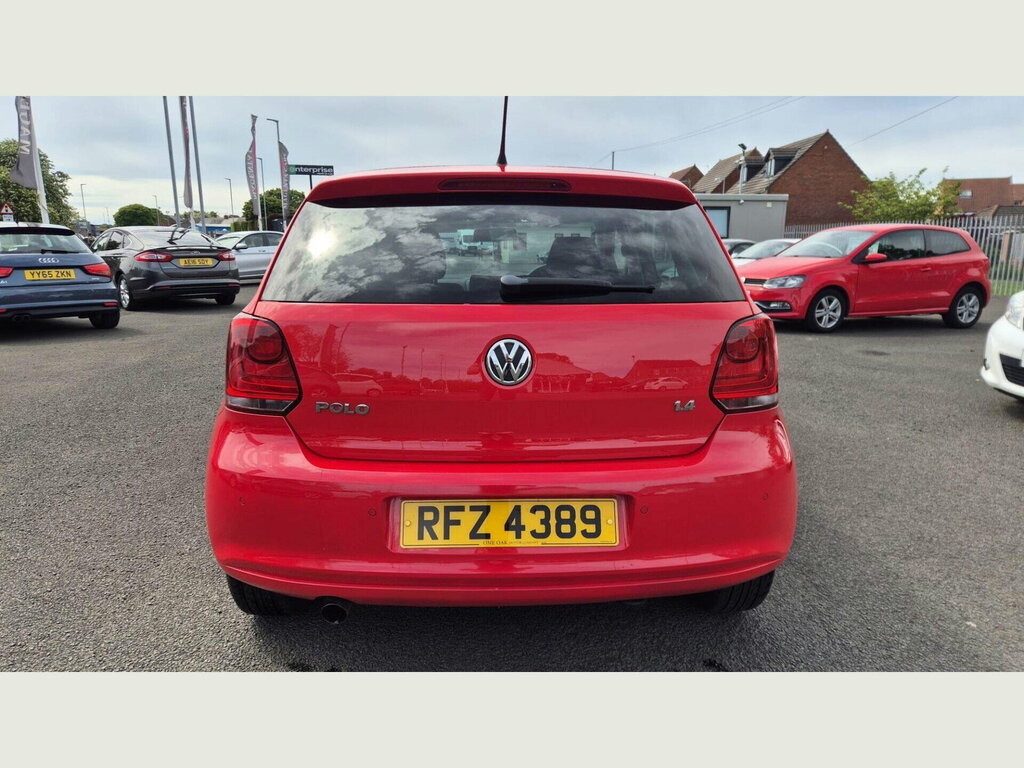 Volkswagen Polo Match Edition Red #5